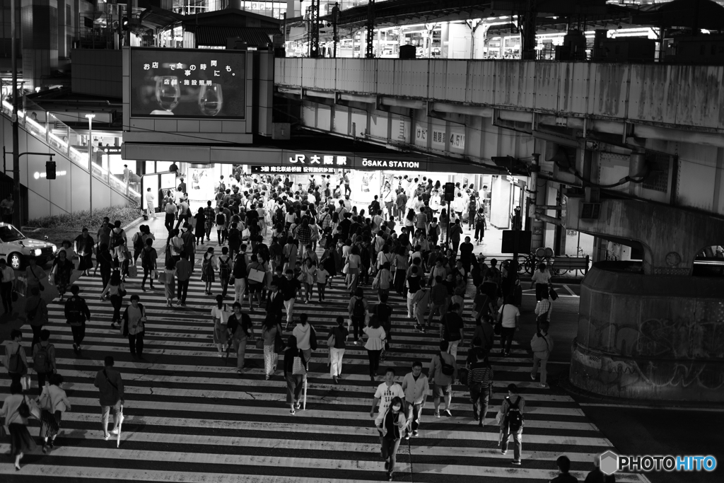 JR大阪駅前01