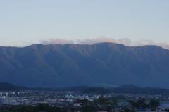 朝の比良山系