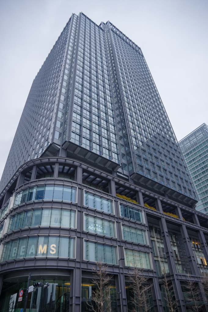 丸くないのに丸ビル〜〜