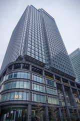 丸くないのに丸ビル〜〜