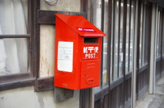 家庭のポストのような郵便ポスト