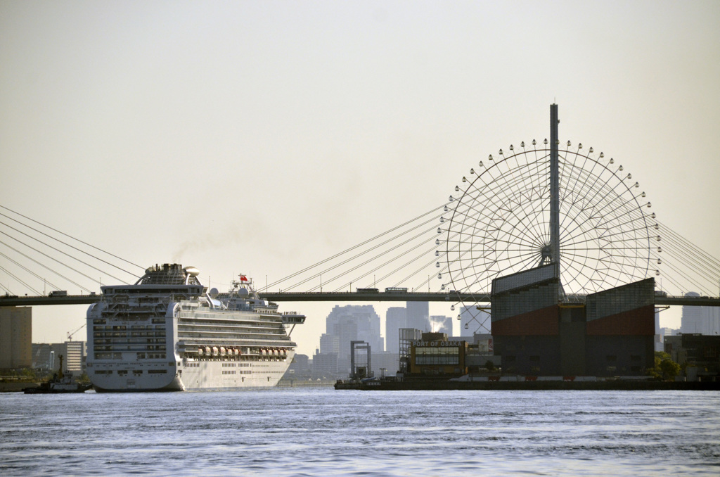 DIAMOND PRINCESS 大阪 入港