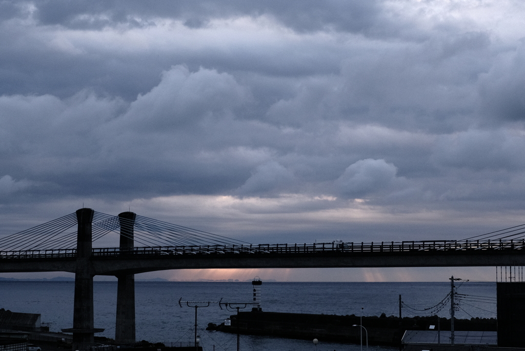 曇天の朝