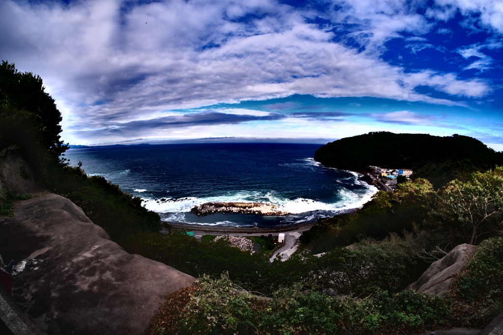 青空　雲　半島　魚眼