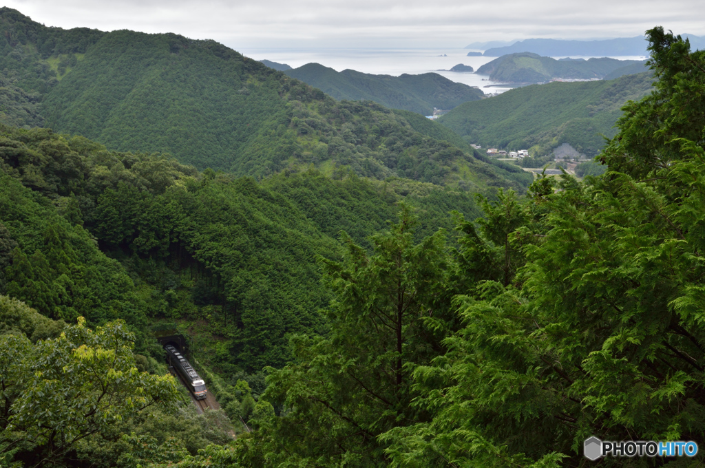荷坂峠より紀伊長島を望む