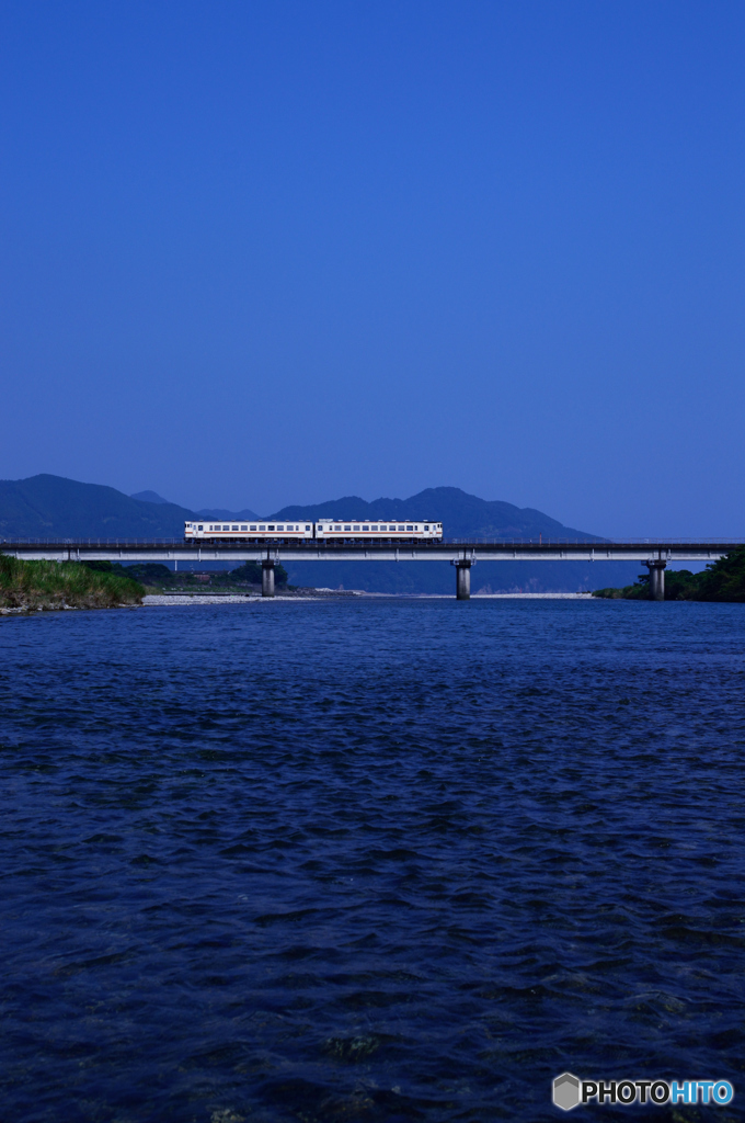 青に包まれるキハ40系
