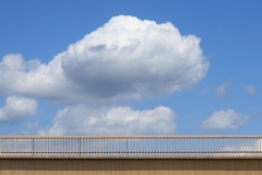 雲と橋