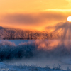 極寒の太陽と霧の朝