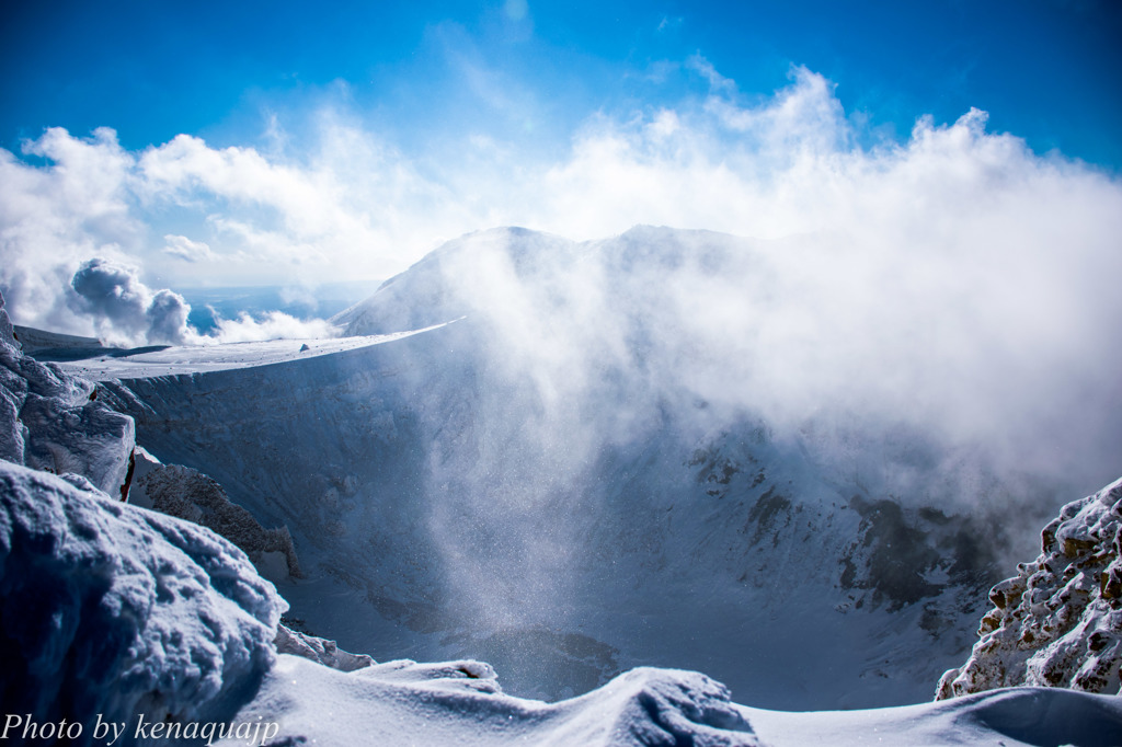 雌阿寒岳の雪の柱