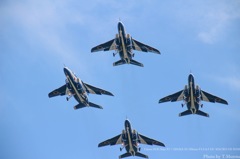 空を翔るブルーインパルス⑩