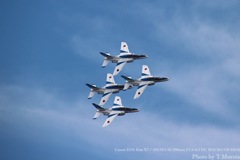 空を翔るブルーインパルス③