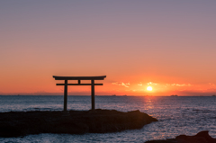 １日の始まりを告げる旭日