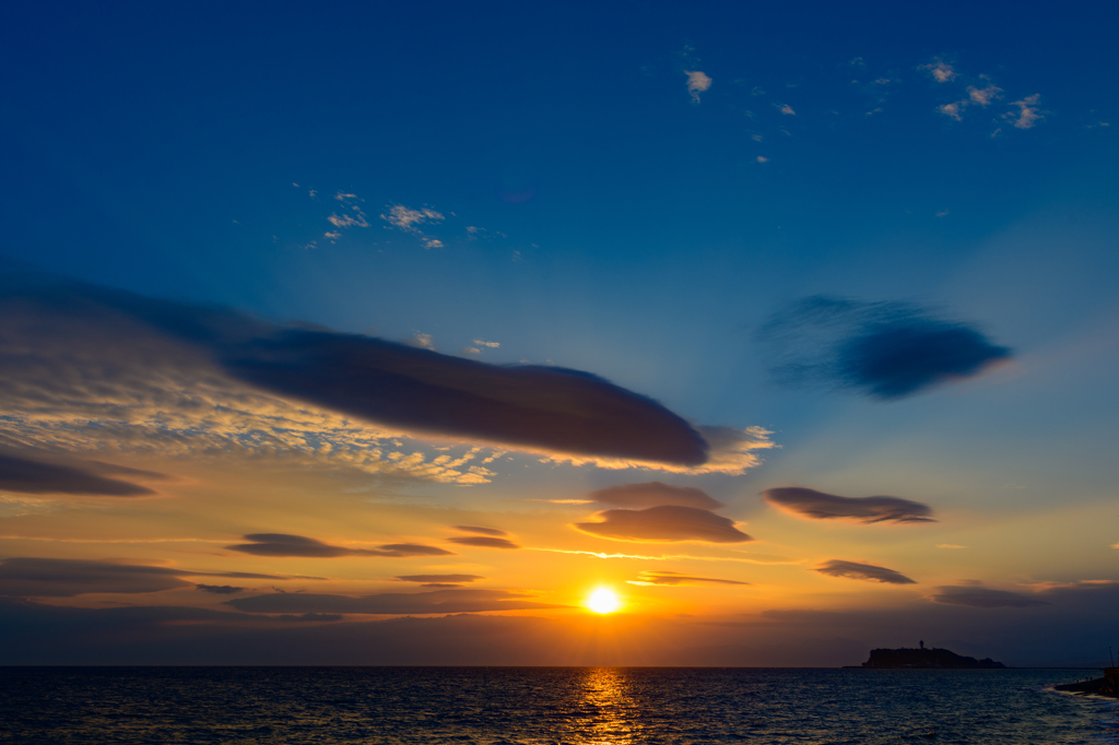 傾く夕陽４