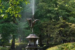 日陰恋しや日比谷公園２