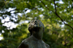 猪鼻城址公園内彫刻　女１（荻原守衛作）