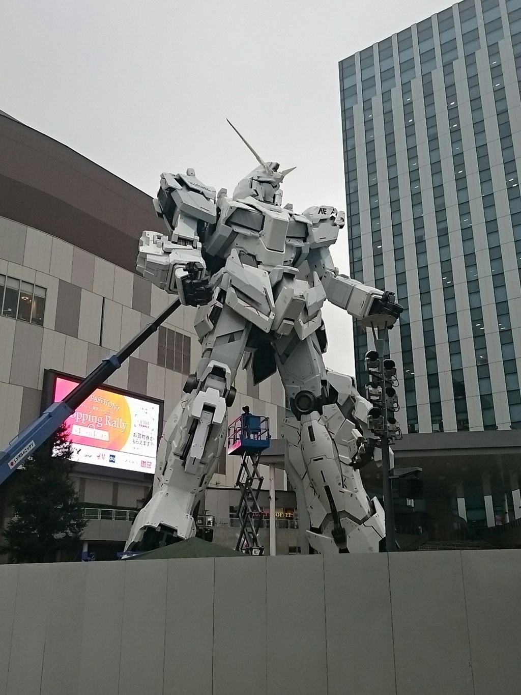 完成間近のユニコーンガンダム