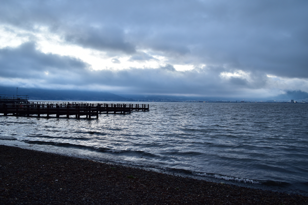 Suwa Lake