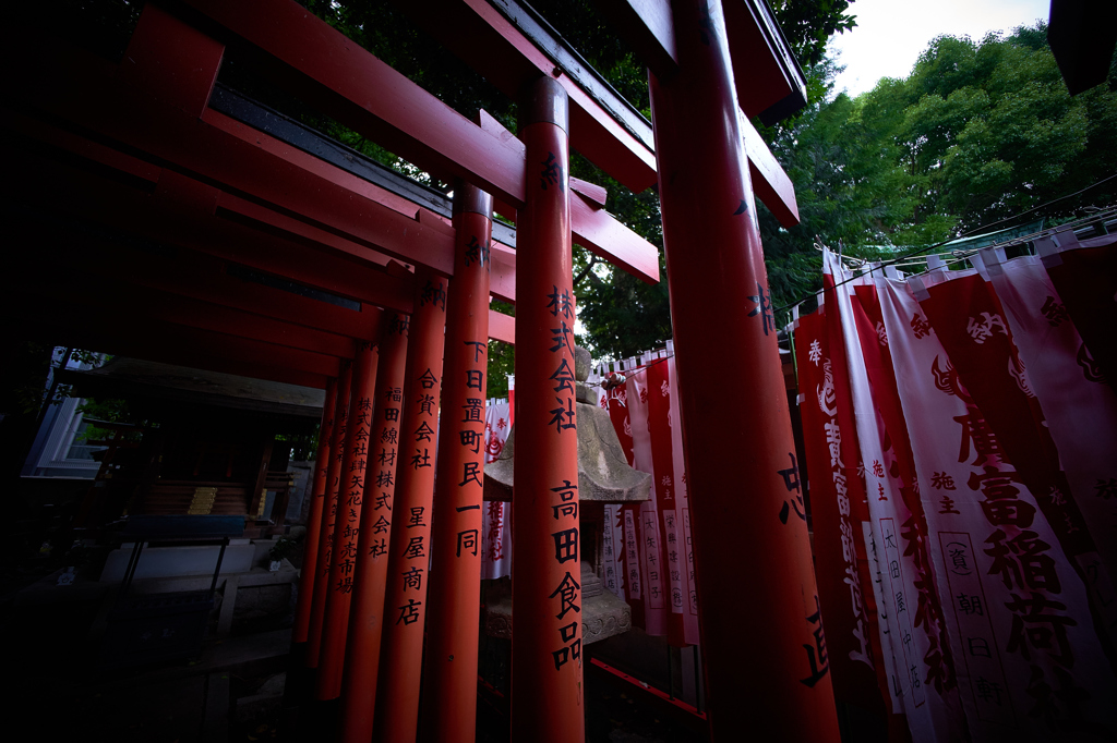 町中の鳥居は