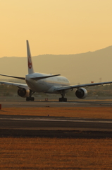 大阪空港・千里川堤防・離陸前