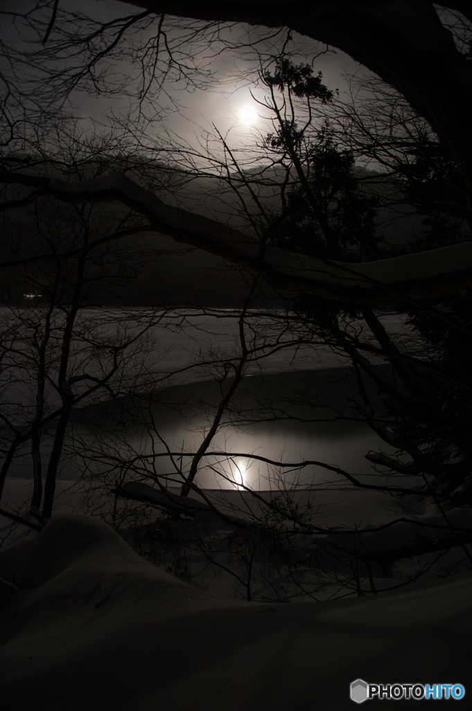 月夜に沈む景色