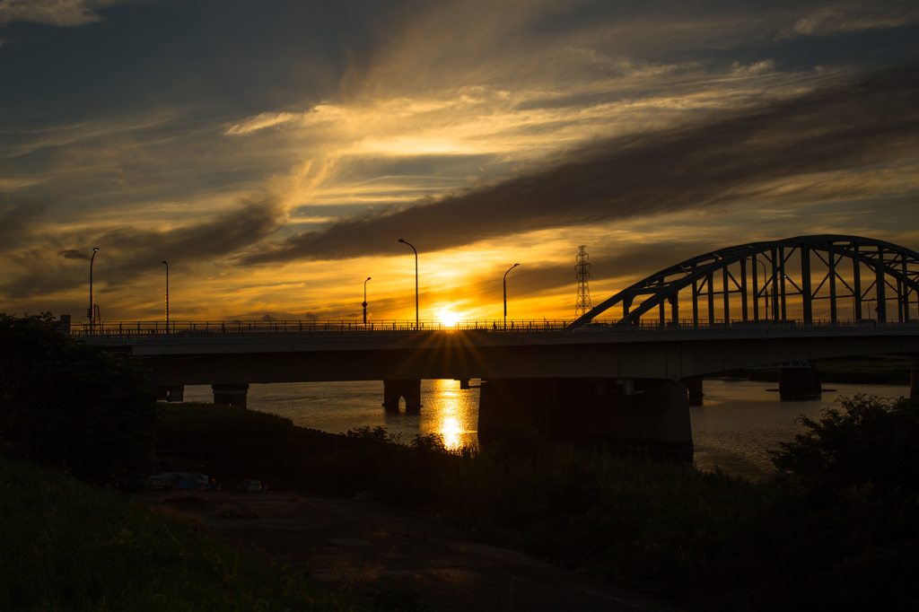 夕日を跨いで