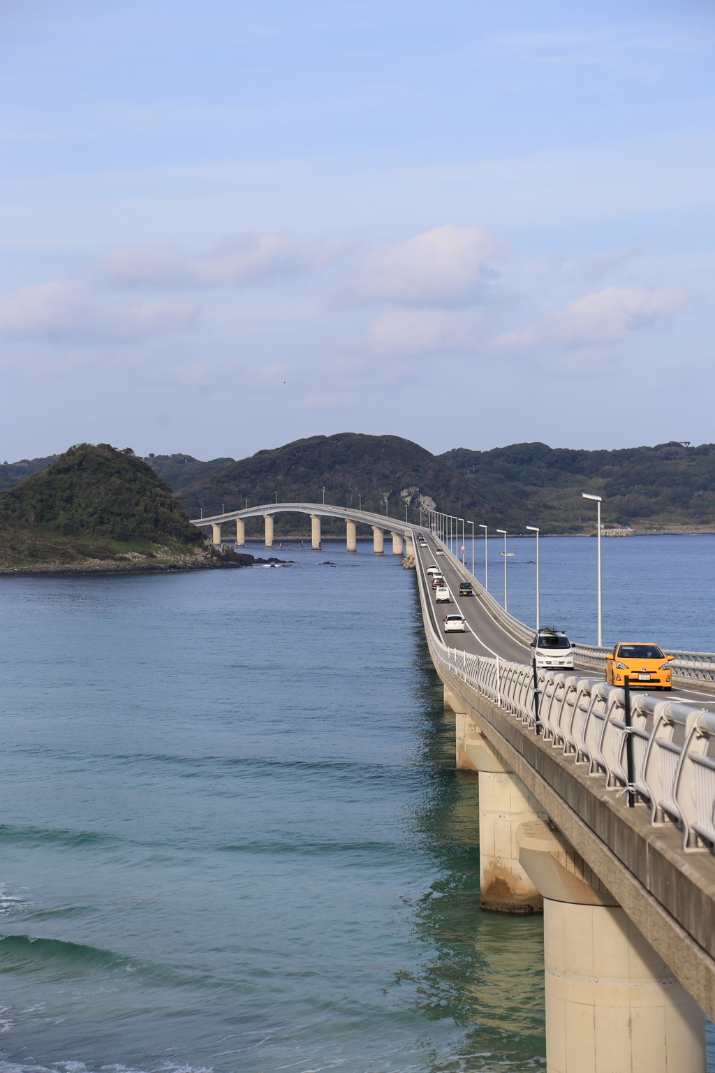 海と島と橋と車