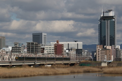 大阪を進む