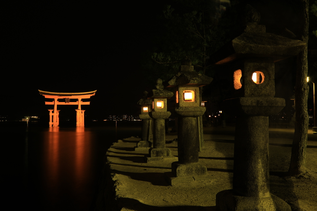 宮島の夜