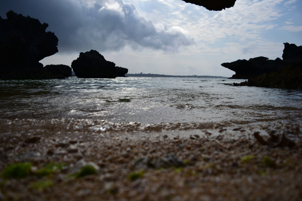 沖縄　海　砂浜