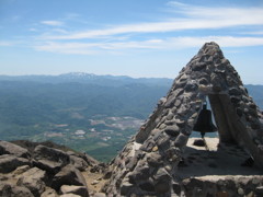 世界遺産の白神山地を望む