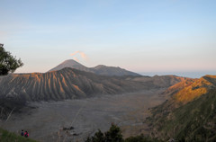 スメル山　遠景
