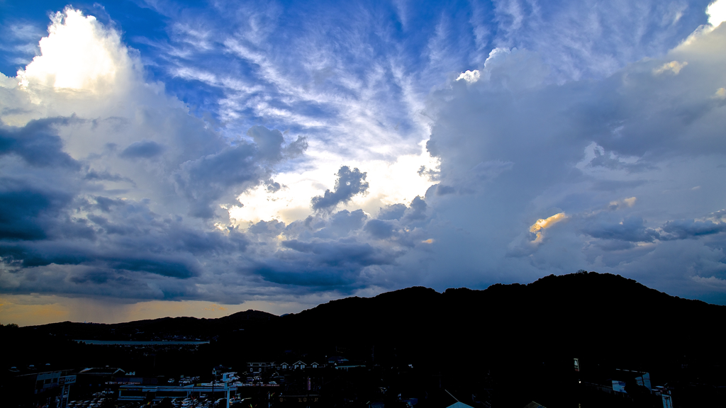 実家から見た雲