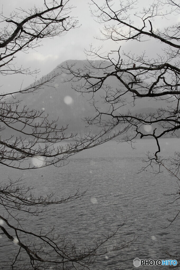 榛名湖の朝(雪)