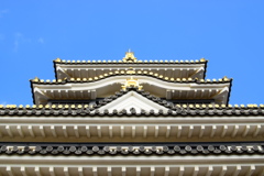 岡山城を見上げて、対称に。