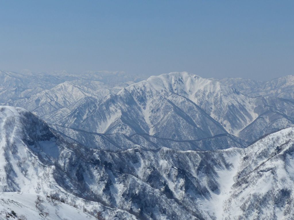 奥美濃の雪山（荒島岳～野伏ケ岳）