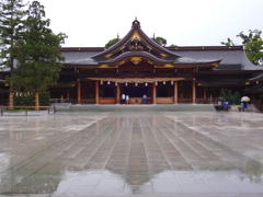 雨の寒川神社