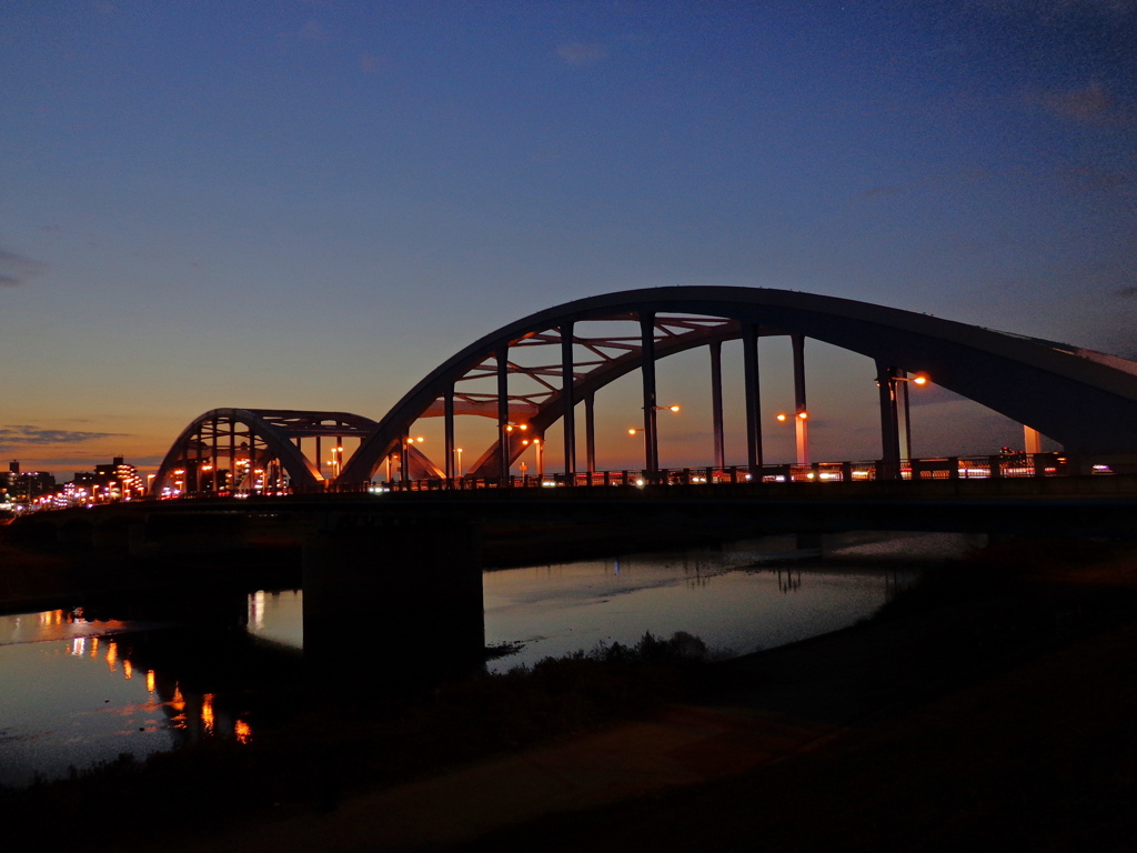 丸子橋の外灯風景