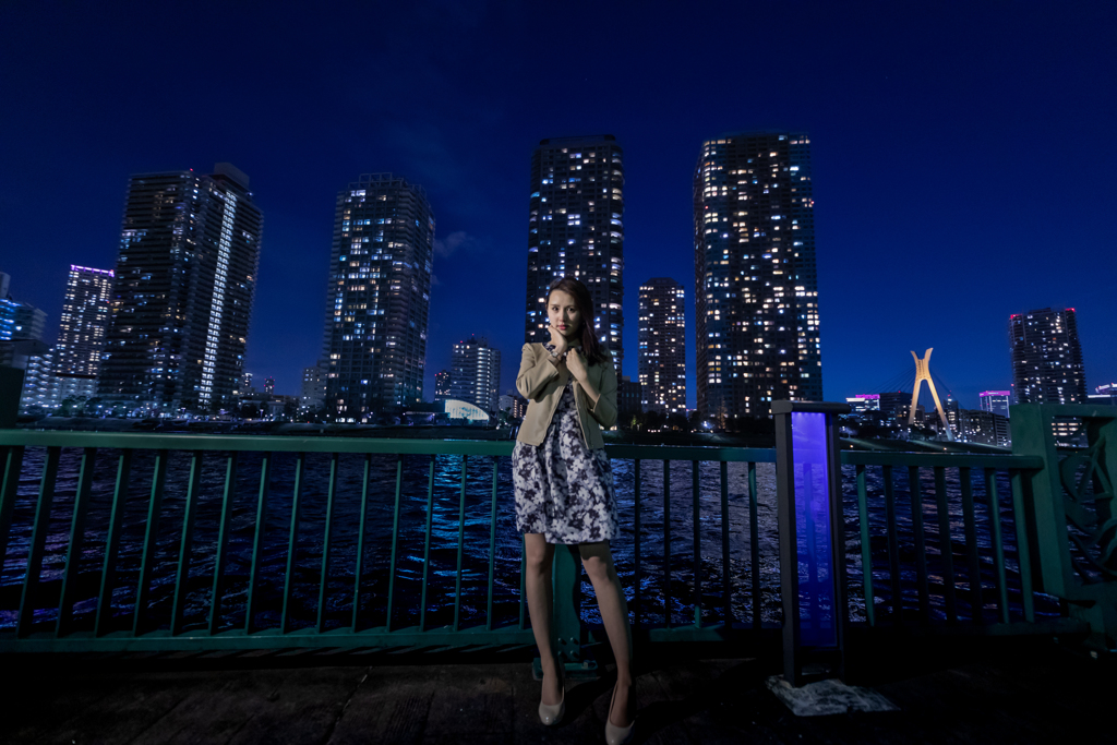 都会の夜景ポートレート