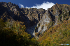 一の倉沢岩稜の秋