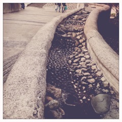 水が流れてないと寂しいです。