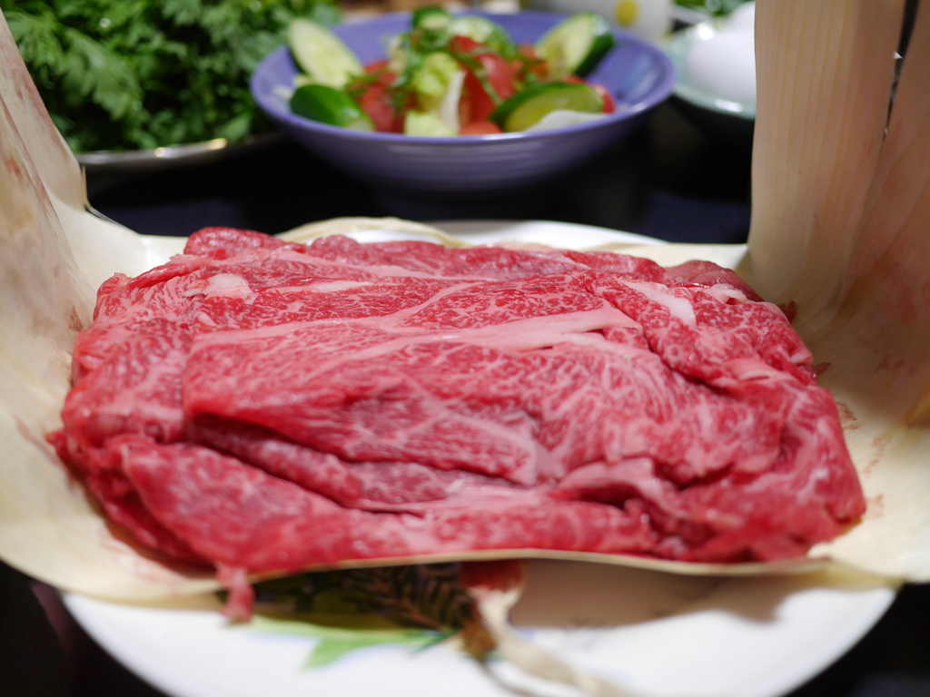 かの有名な米沢牛ですき焼き