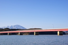 御所湖から岩手山