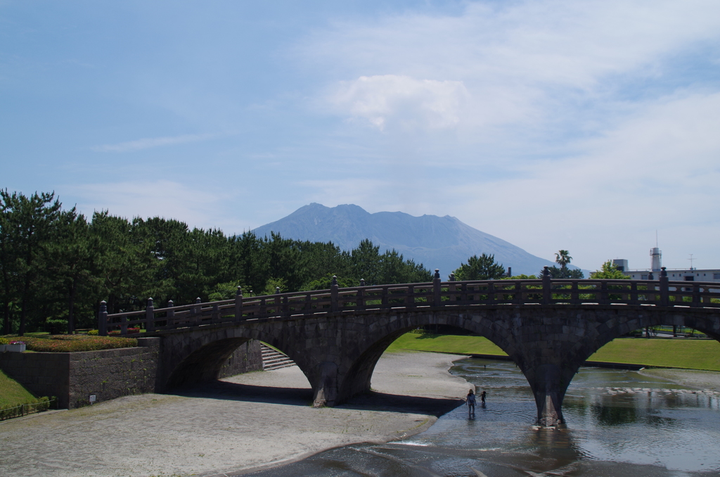 石橋と桜島