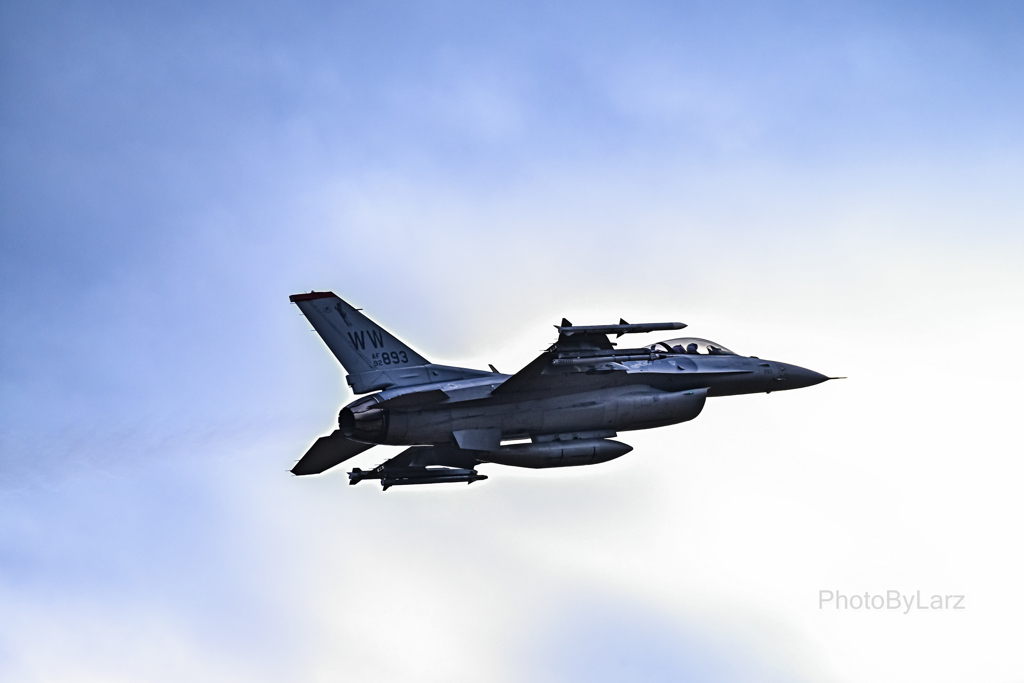 F16！