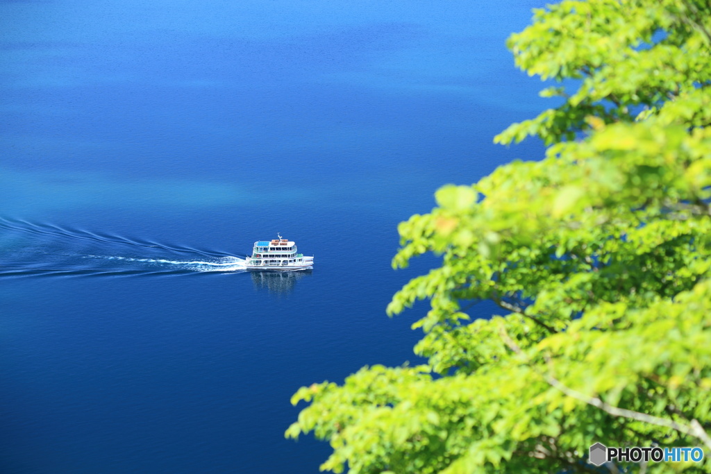 初夏の十和田湖
