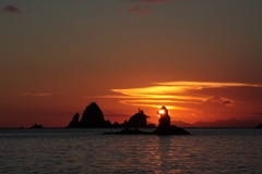 ゴジラに沈む夕日