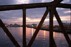 工場の日の出待ち