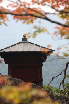 晩秋の山寺