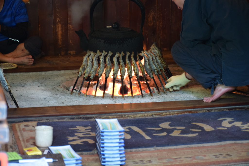明神橋袂小屋の塩焼き