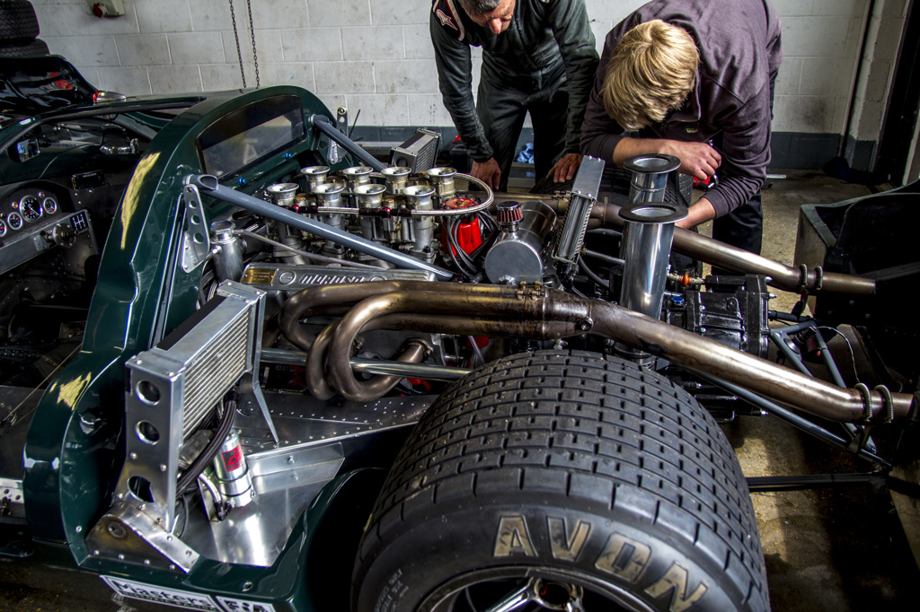 [BRANDS HATCH 125] Lola T70Mk3B 1969